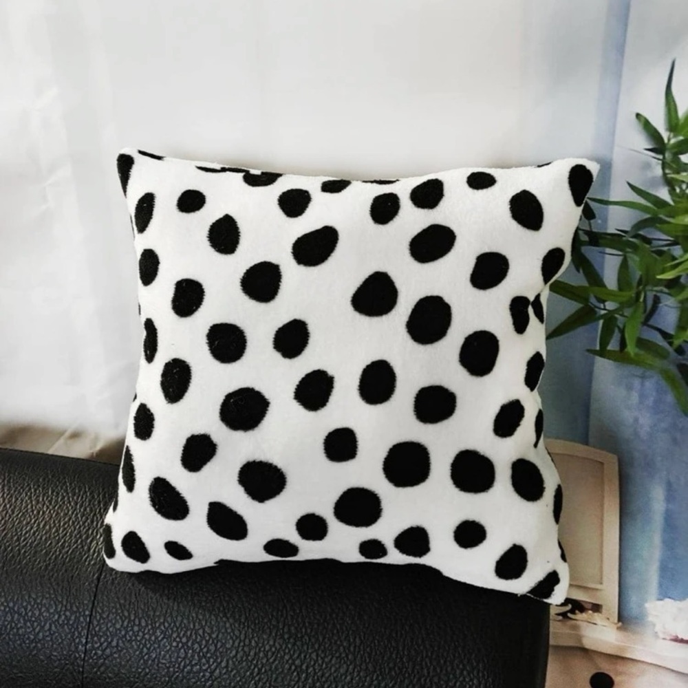 FUZZY POLKA DOT PRINT THROW PILLOW COVER